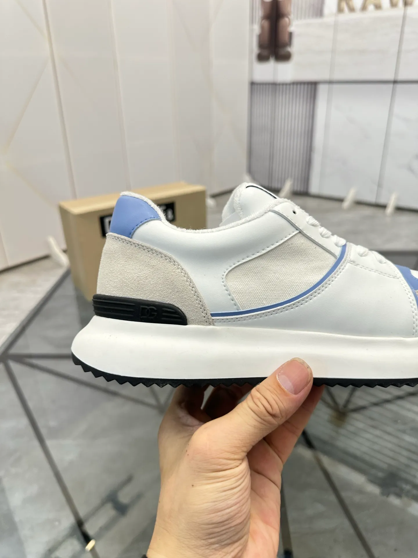 Selling men's shoes 💰: 💰P480¥ Product trademark: DG* "Dolce & Gabbana*" low-top casual shoes Regular size: 38-45 (can be customized to 46) Product material: imported cowhide upper, breathable lining, original outsole. Number: 803